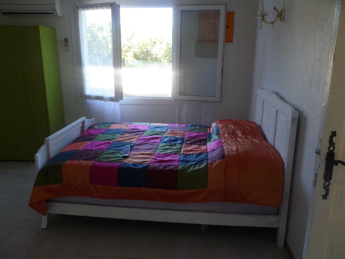 Auberge Des Garrigues Nimes Exterior photo